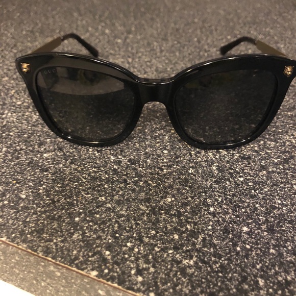 Authentic designer Gucci women’s sunglasses - Picture 3 of 10